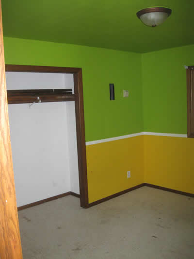 bedroom 2 before remodeling